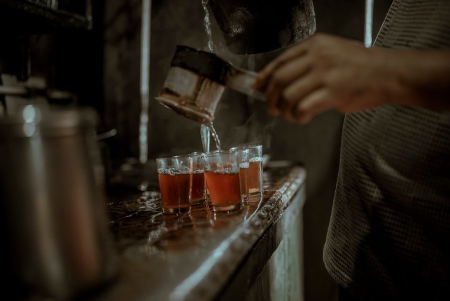 Hot filter coffee in a steel tumbler