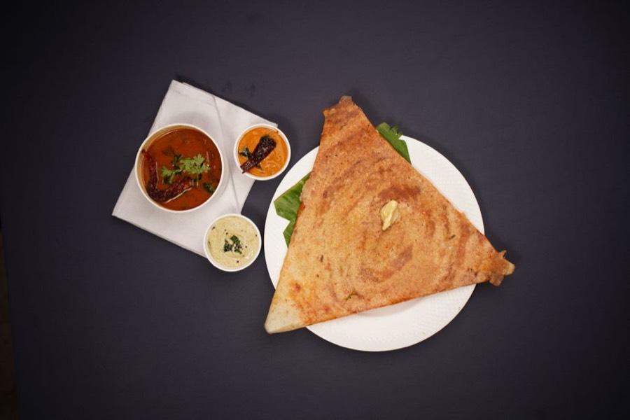 Crisp masala dosa with chutney and sambar